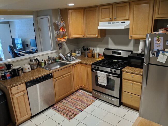 1629 Newton St NW unit B, Washington, DC 20010 - photo 6