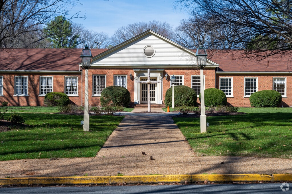 A view of the entrance of Hunter Classical Christian School.