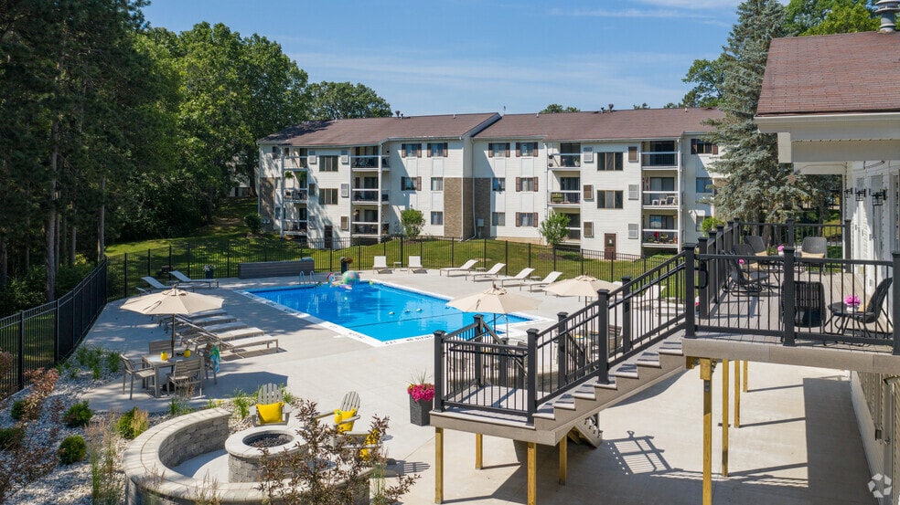 Pine Ridge, Grand Rapids, MI 49525 - photo 1