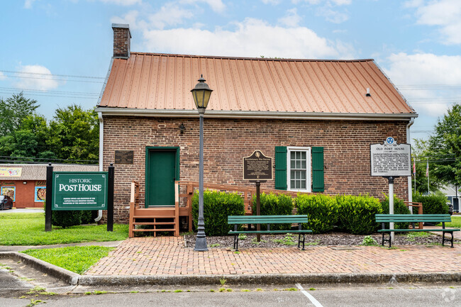 The Historic Post house is located near Aspen Grove.