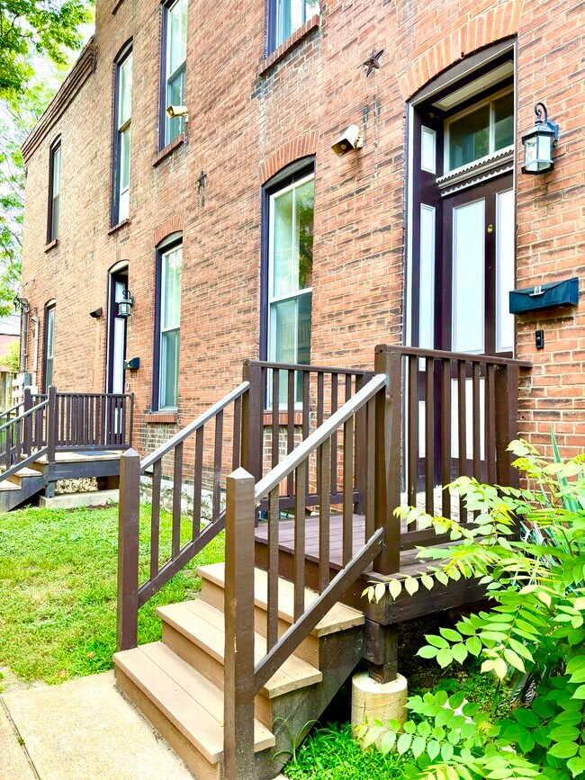 2325 S 10th St unit A, Saint Louis, MO 63104 - photo 2