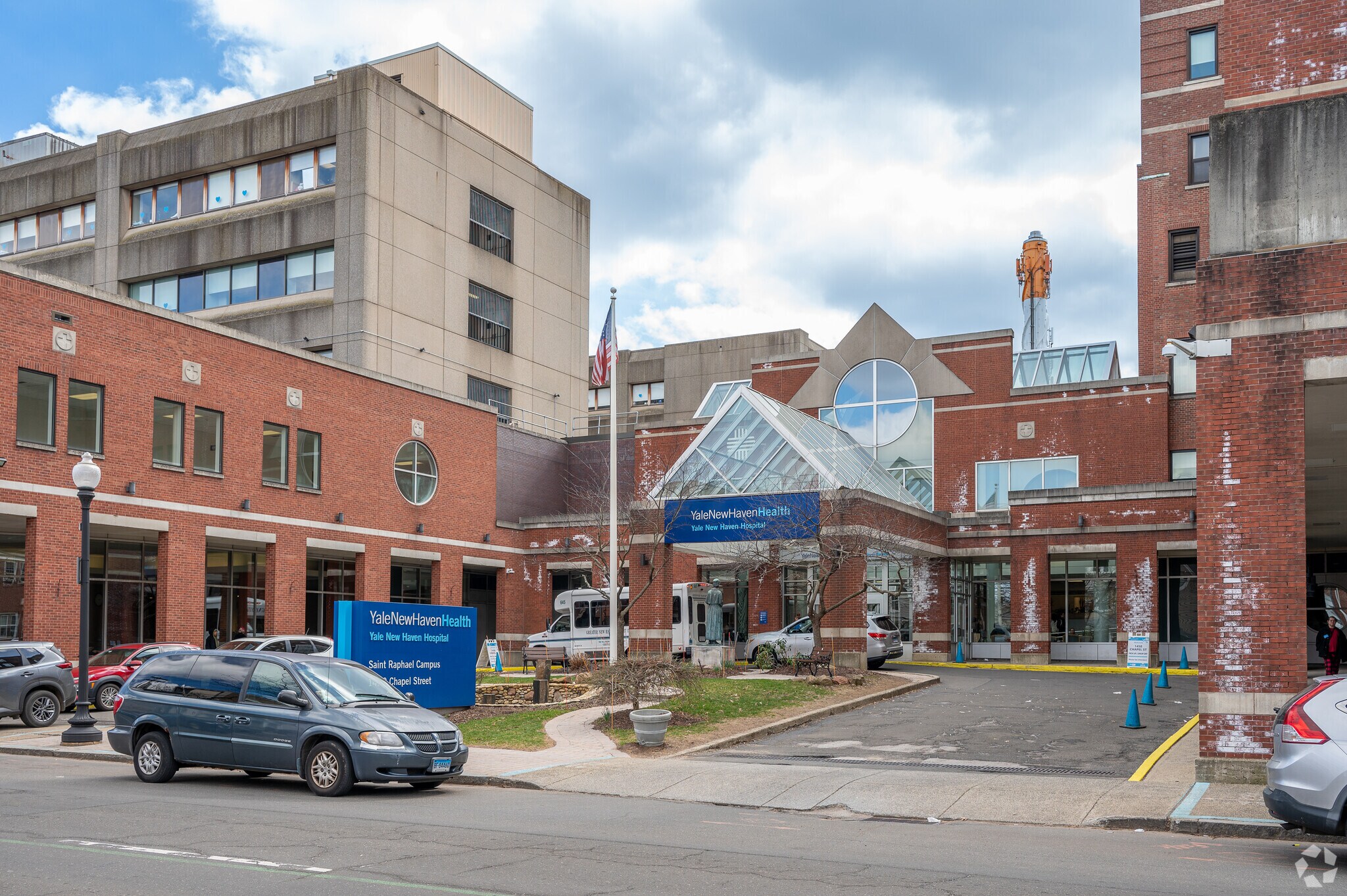 The St. Raphael Campus of Yale New Haven Hospital is located in the Dwight neighborhood.