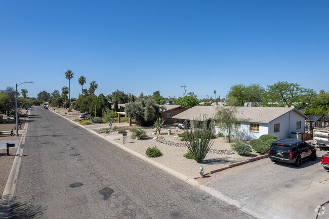 Wide streets allow for ample parking space in Terra Del Sol.
