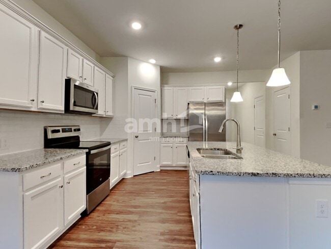 112 Ashton Dr, Mooresville, NC 28115 - photo 2