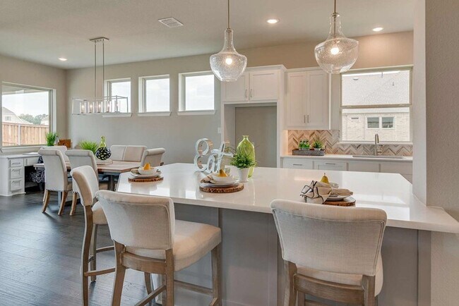 611 Long Trail unit 36485609, Mansfield, TX 76063 - photo 2