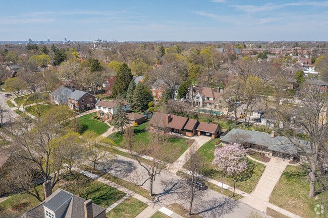 Displaying some of the Ranch-Style homes in the Ottawa Hills neighborhood.