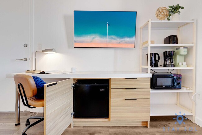 2602 E Hallandale Beach Blvd unit ID1227532P, Hallandale Beach, FL 33009 - photo 4