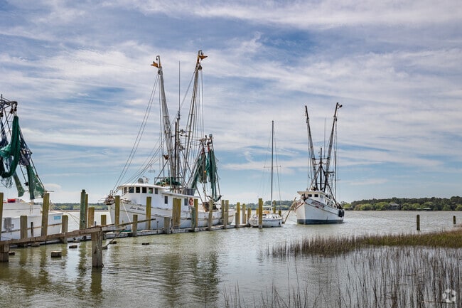 Boating and fishing remain favorite pastimes on Wadmalaw Island.