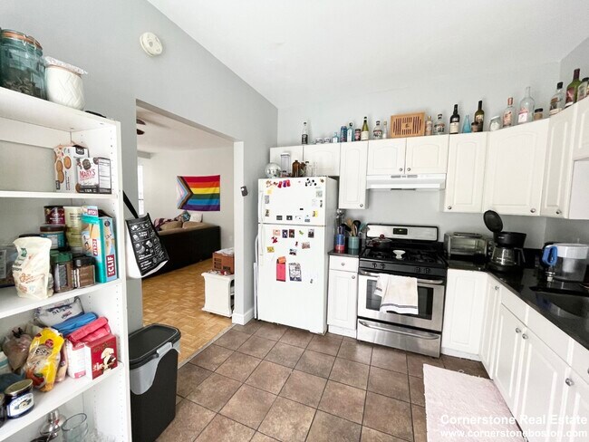 109 Heath St unit 4, Jamaica Plain, MA 02130 - photo 2