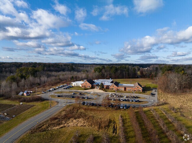 Moose Hill School in Derry, NH offers programs from PreK to Kindergarten.