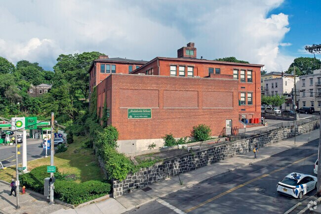 Andalusia School is a member of SUNY, College Board and NYS Board of Regents.