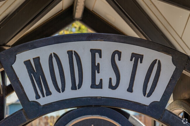 Aurora is bordered within the northern Modesto region.