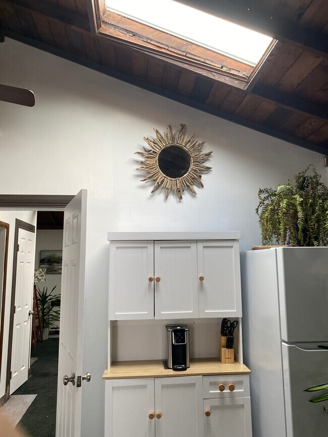 3652 Promontory St unit cottage, San Diego, CA 92109 - photo 4