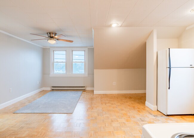 107 May St unit 107 May St Apt 2, Biddeford, ME 04005 - photo 5