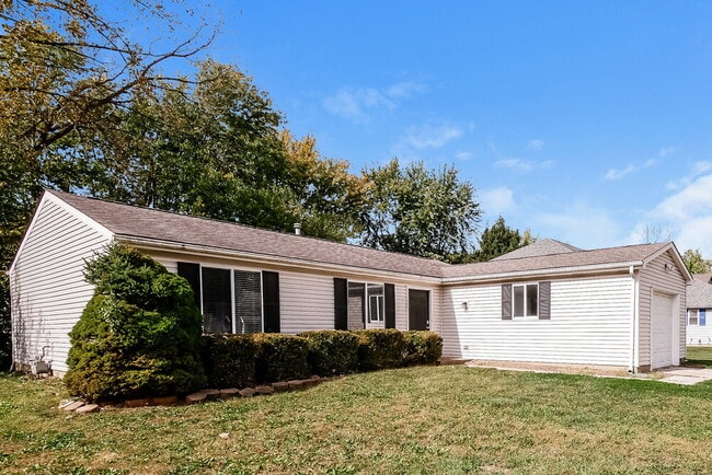 812 Coolee Ln, Indianapolis, IN 46229 - photo 3