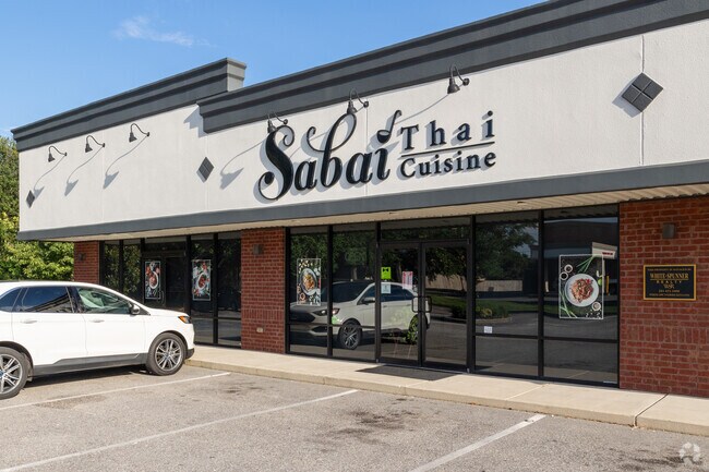 Sabai Thai Cuisine has great Thai food near Scenic Hill.