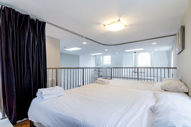 870 N Orleans St unit ID1069904P, Chicago, IL 60610 - photo 7