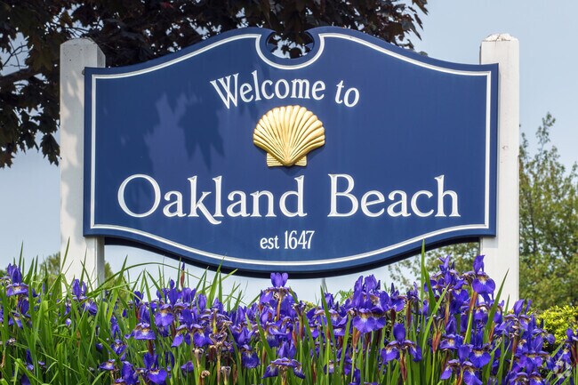 Oakland Beach is a community in the southern part of Warwick and is fabled for doughboys and the beach.