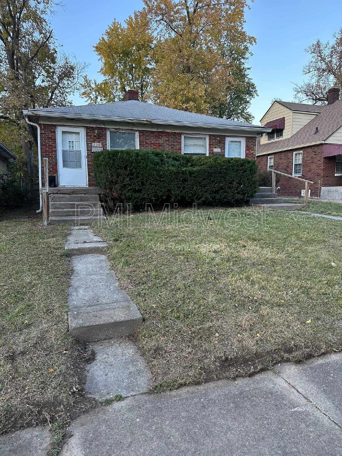 2512 Brookside Pkwy N Dr, Indianapolis, IN 46201 - photo 1