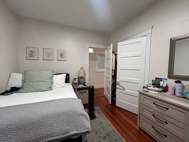 277 Highland Ave unit 3-bed 1-bath, Somerville, MA 02143 - photo 7