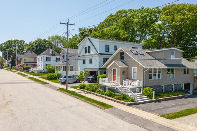 Diverse homes fill the streets of the Loveitts Field neighborhood.