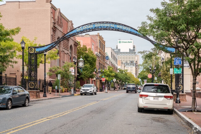 Downtown Wilmington provides many shopping and dining options for Talleyville residents.