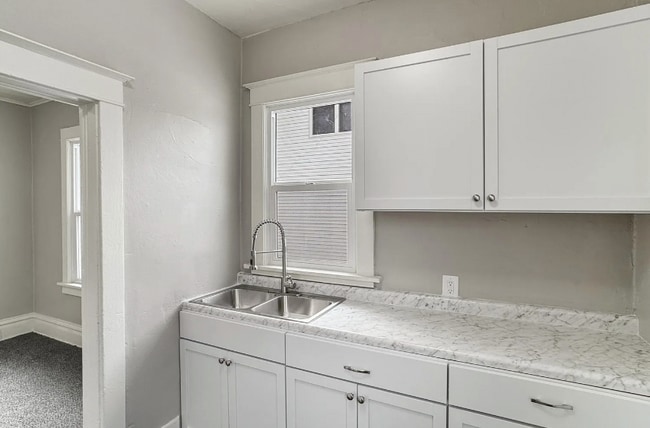 906 12th St N, Fargo, ND 58102 - photo 3