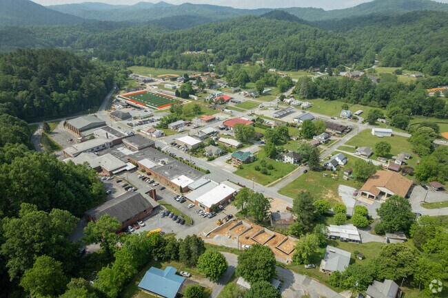 Students near Brevard can attend Rosman Middle School.