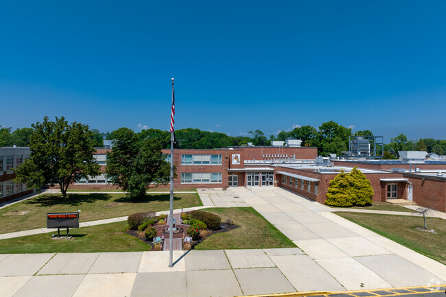 Thorne Middle School hosts 625 students in grades 6-8.
