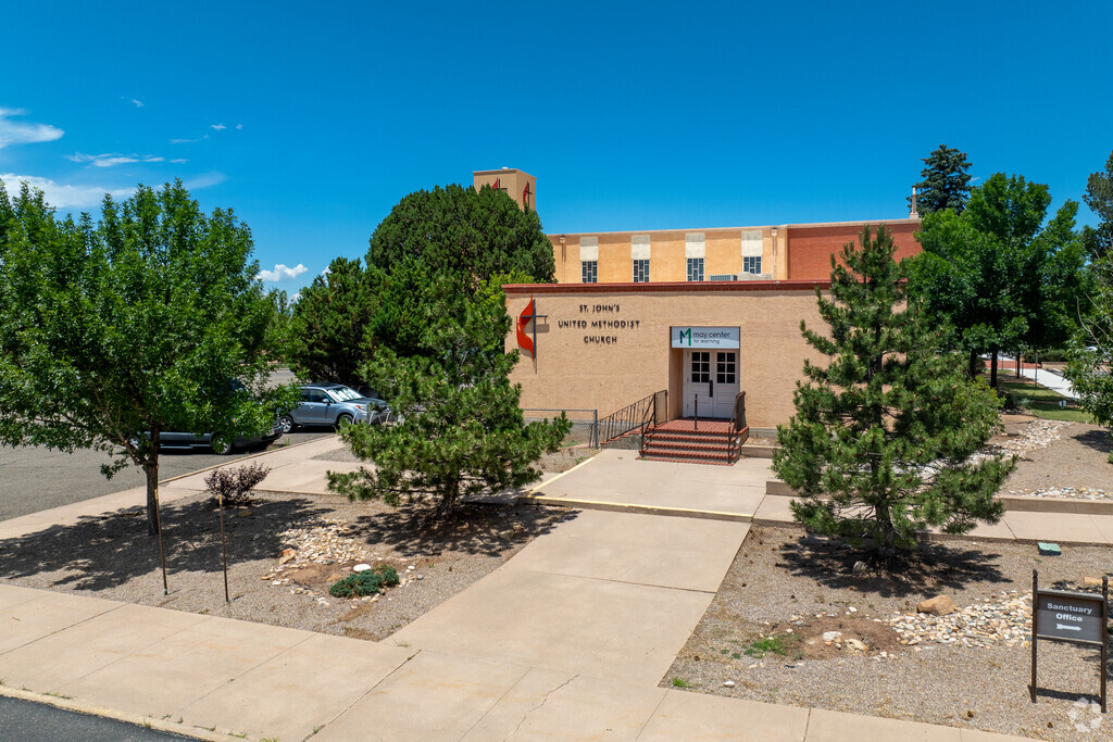 May Center for Learning is a perfect place for intimate learning for kids.