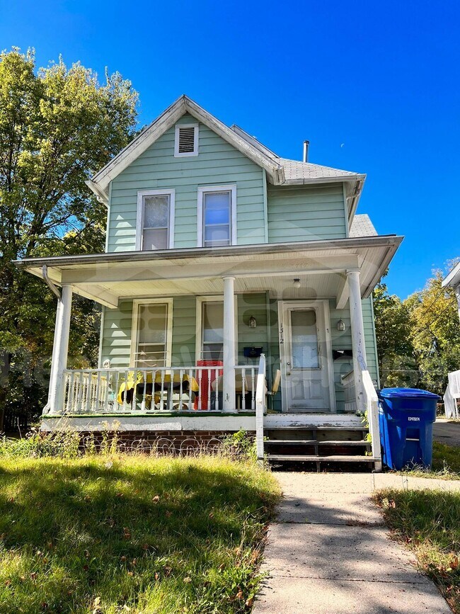 1312 22nd St, Des Moines, IA 50311