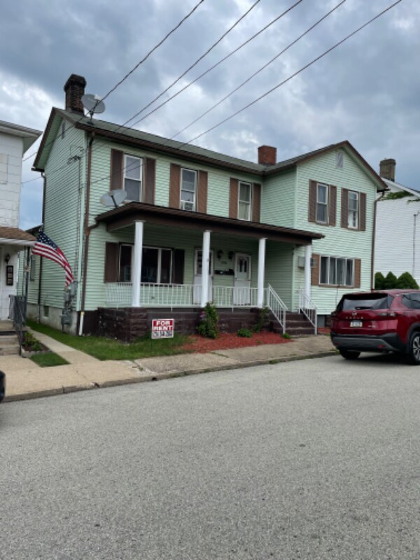 522 Chestnut St Unit 1, Latrobe, PA 15650