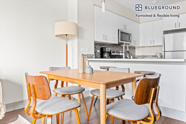 1800 Lacassie Ave unit FL3-ID984, Walnut Creek, CA 94596 - photo 5