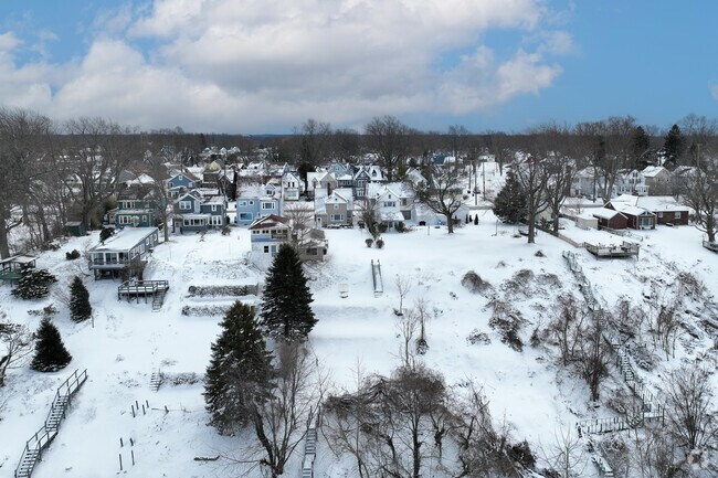 Lakeside Homes perched above Walnut Beach, in Ashtabula, have incredible views of Lake Erie.