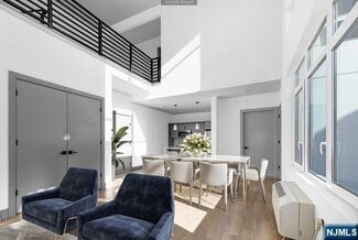 1435 10th St, Fort Lee, NJ 07024