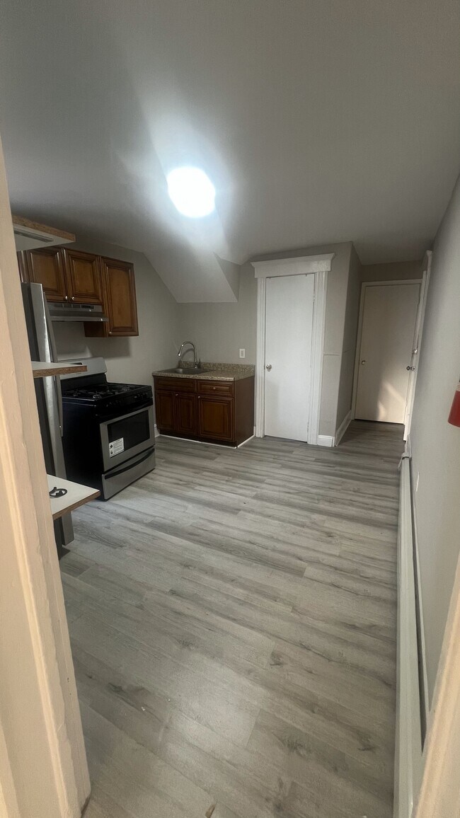 322 S Clinton St Unit 3, East Orange, NJ 07018