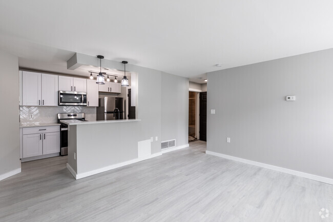 1 BR, 1 BA