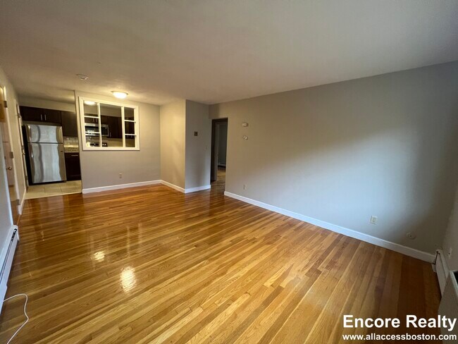 278 Grove St unit 6, Newton, MA 02466 - photo 5