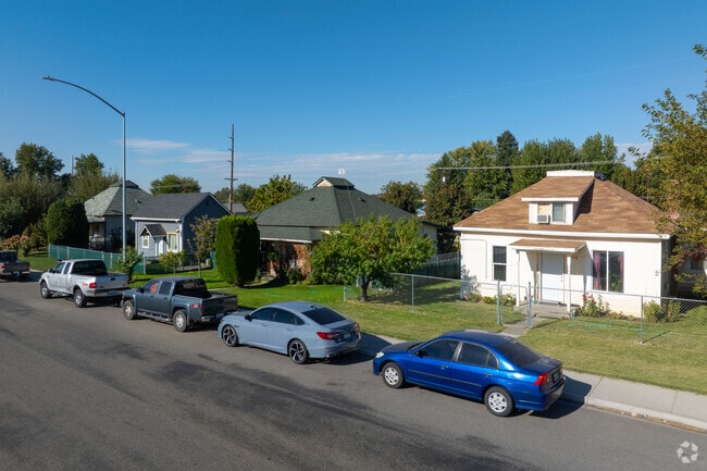 There are many residential stretches within Prosser that are within walking distance of several local businesses.