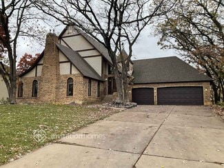 1009 Hilloway Cir, Burnsville, MN 55306