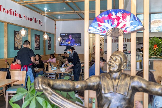 A vibrant dining experience at a top-rated restaurant in Telescope Hills, Millbrae.