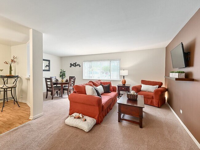 Harbor Lake, Waukegan, IL 60087 - photo 2