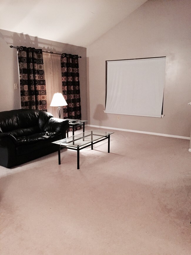 2016 Foxmeadow Dr, Royersford, PA 19468 - photo 3