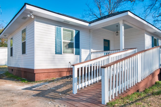 25 Saxon Heights, Spartanburg, SC 29301 - photo 2