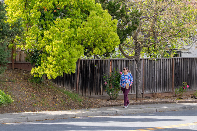 A calm afternoon walk highlights Pierce Ranch’s safe, scenic streets in Almaden Valley.
