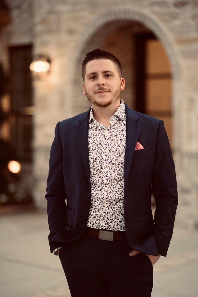 Agent Photo