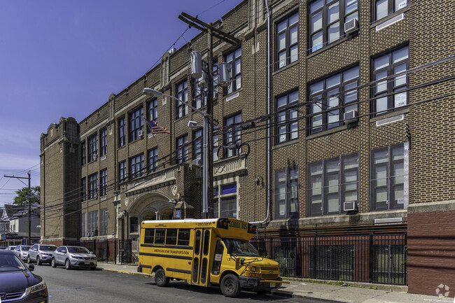 According to niche.com, Paterson School 10 in Riverside, NJ has received a C- rating.