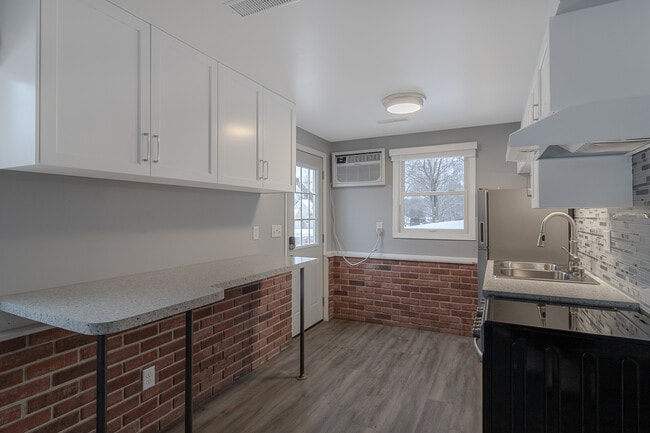 404 James Ave unit 101, Mankato, MN 56001 - photo 4