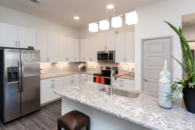 ZZZPromenade at Las Colinas, Irving, TX 75039 - photo 4