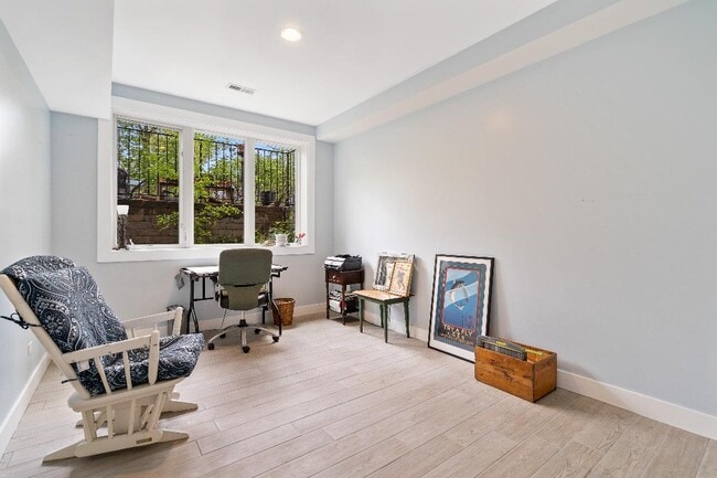 2001 Mcdaniel Ave, Evanston, IL 60201 - photo 3